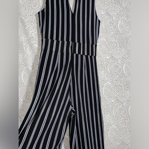Almost famous Jumpsuit - Picture 9 of 10